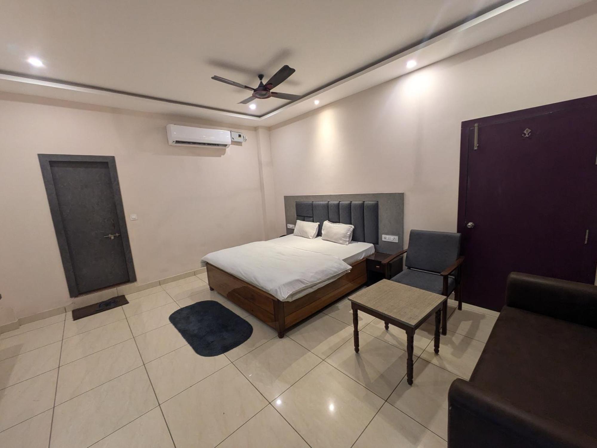 Hotel Kishori Vatika à Ramnagar  Extérieur photo