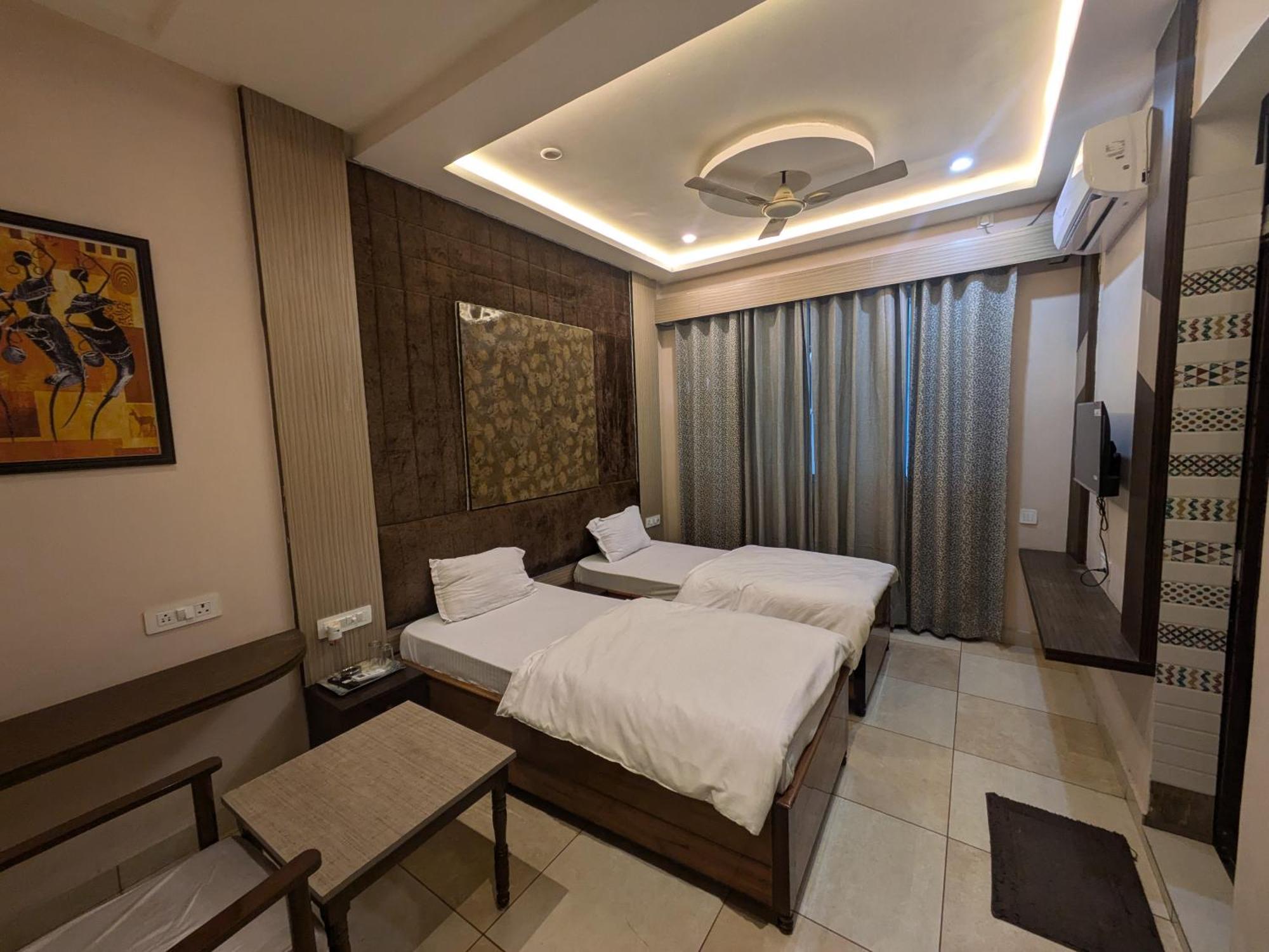 Hotel Kishori Vatika à Ramnagar  Extérieur photo