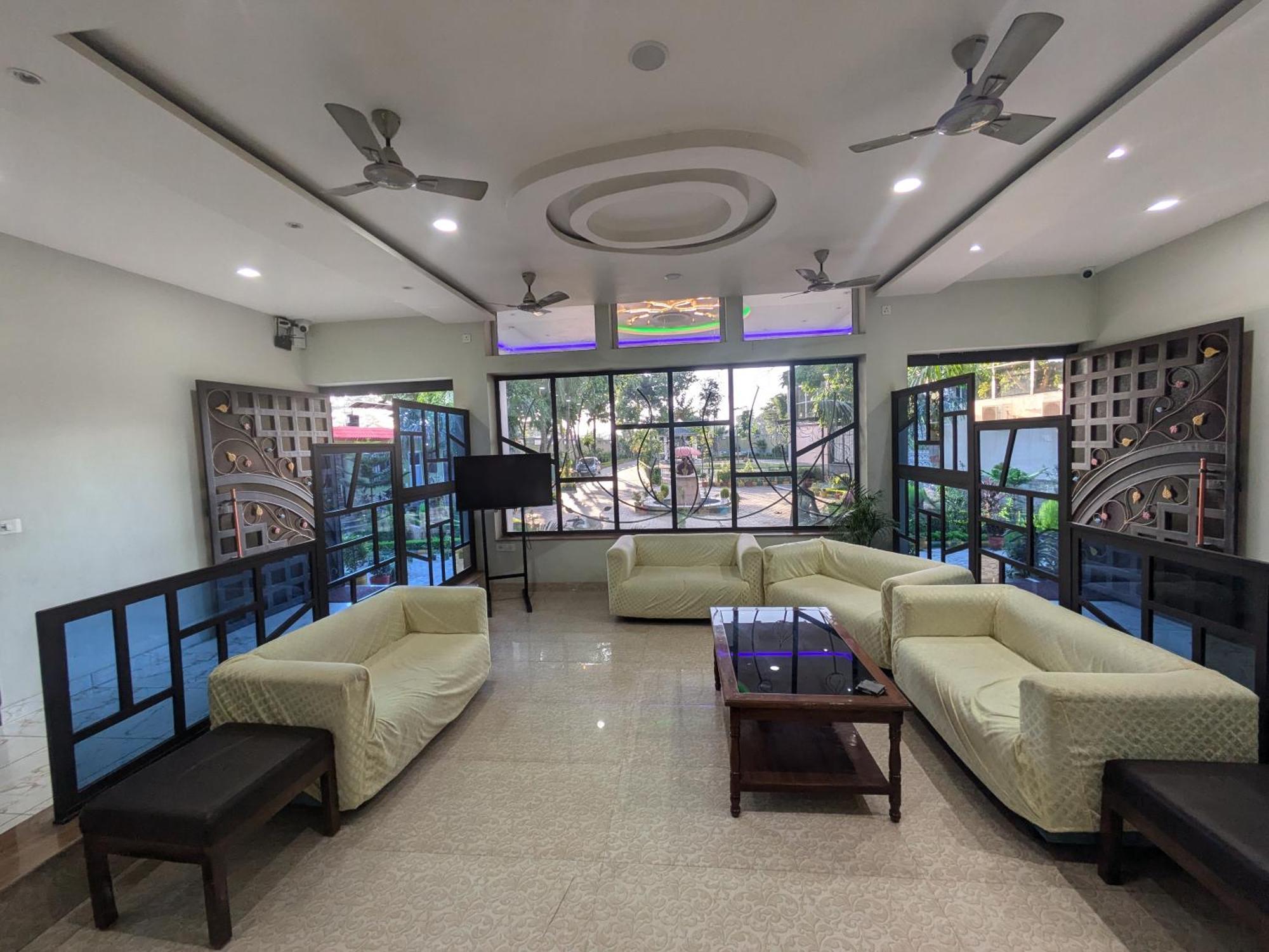 Hotel Kishori Vatika à Ramnagar  Extérieur photo