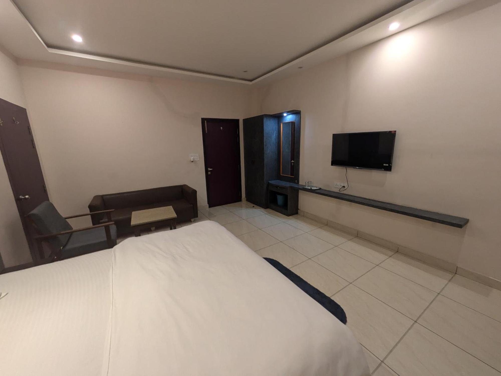 Hotel Kishori Vatika à Ramnagar  Extérieur photo