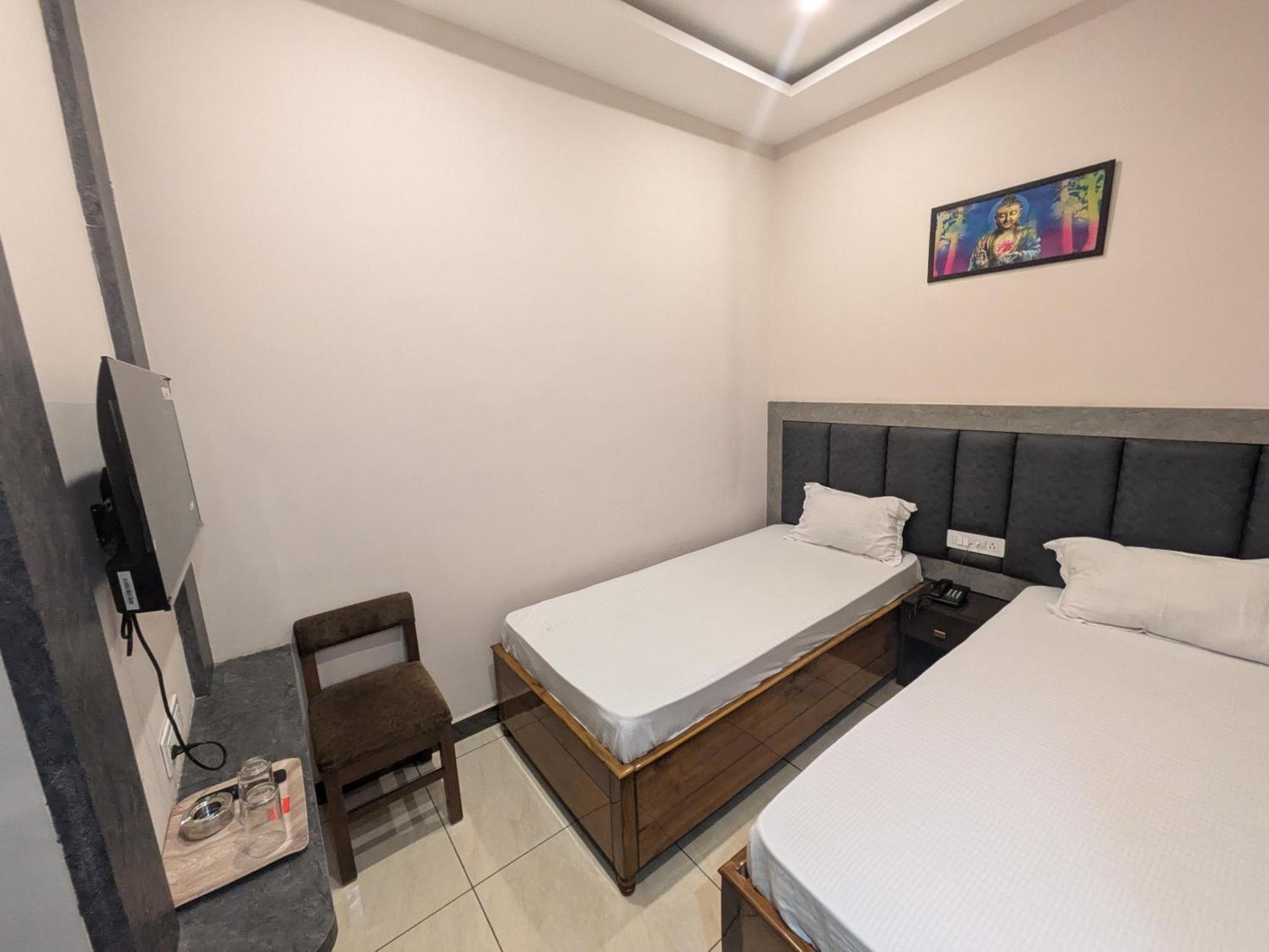 Hotel Kishori Vatika à Ramnagar  Extérieur photo