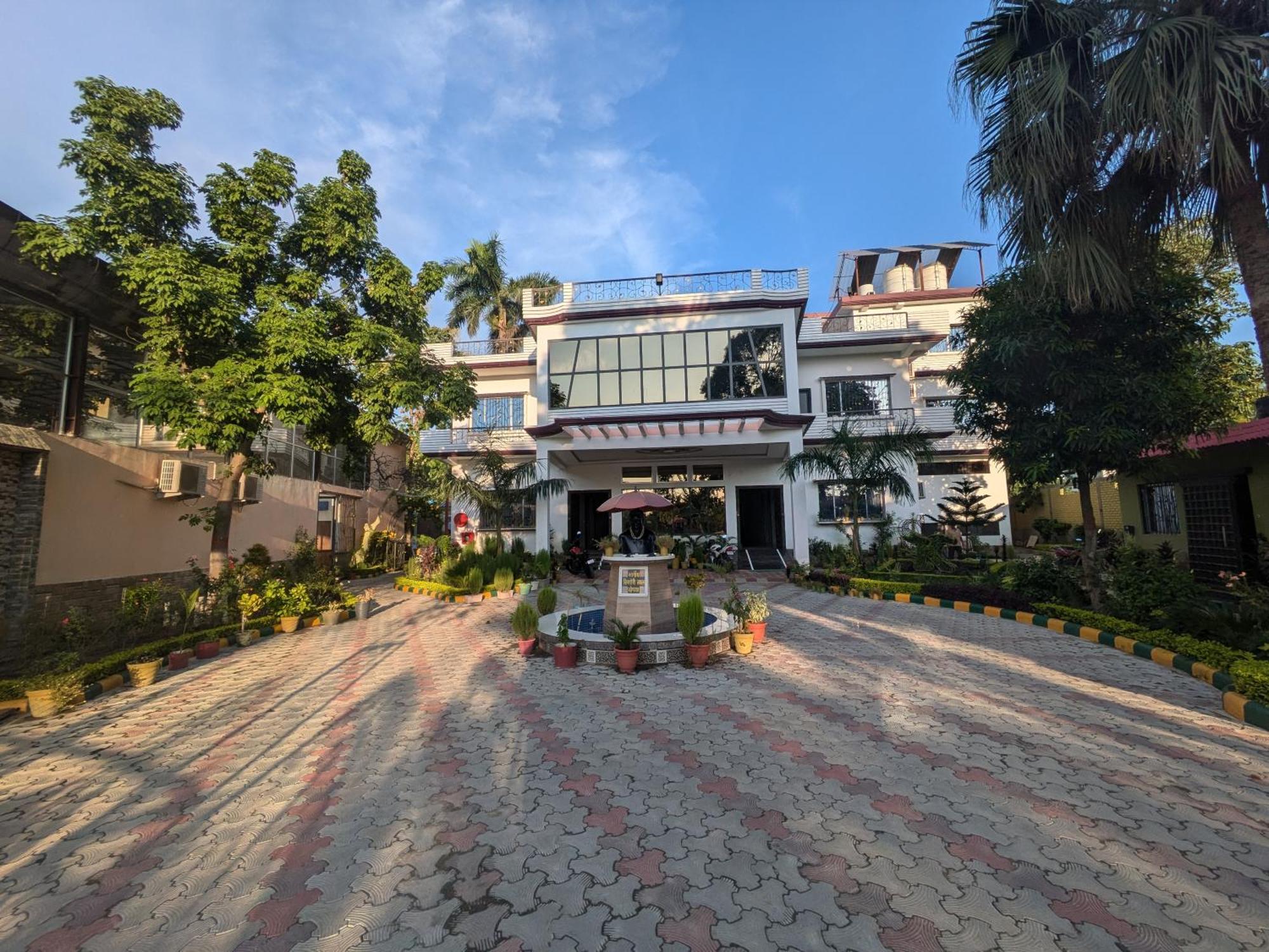 Hotel Kishori Vatika à Ramnagar  Extérieur photo